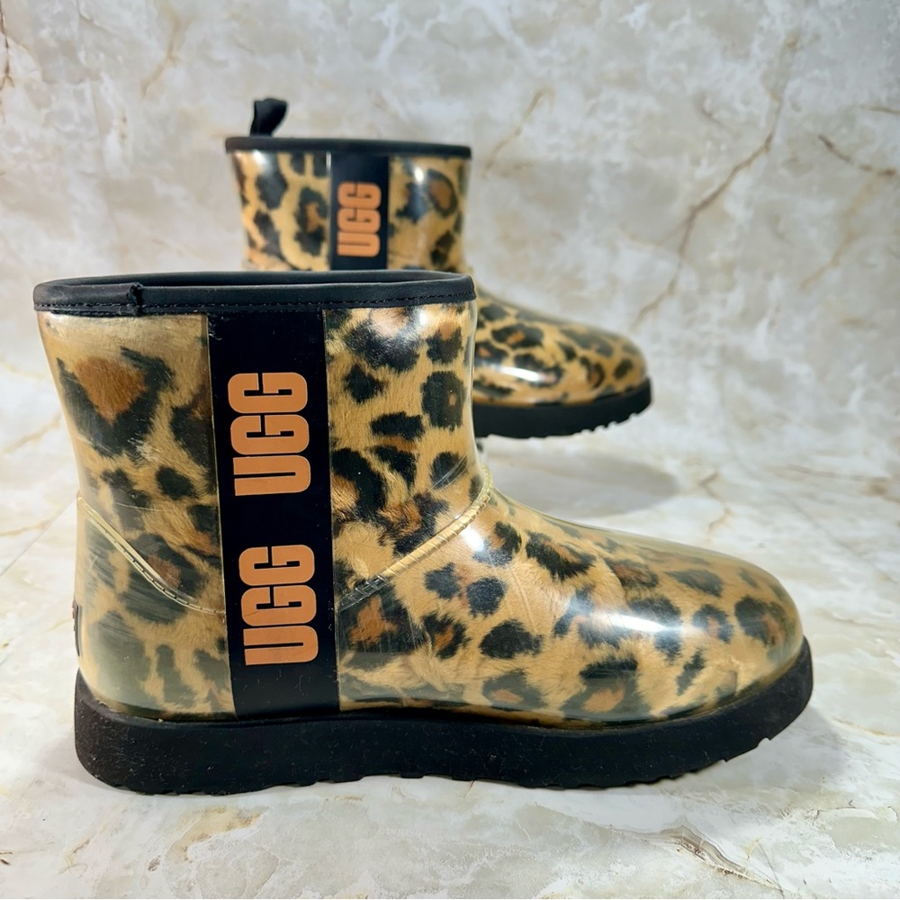 UGG Classic Clear Mini Panther Rain Fashion Boot Authentic 1122512, Womens 6 EUC